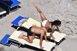 Nicole Scherzinger feet photo thumbnail
