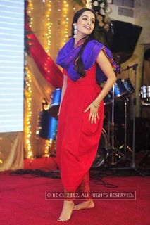 Shraddha Kapoor feet photo thumbnail