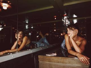 Taylor Hill feet photo thumbnail