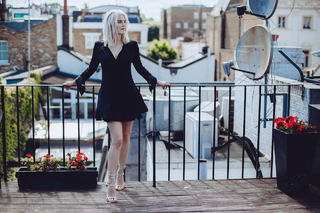 Ashley James feet photo thumbnail