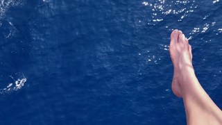 Karlie Kloss feet photo thumbnail
