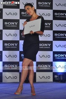 Kareena Kapoor feet photo thumbnail