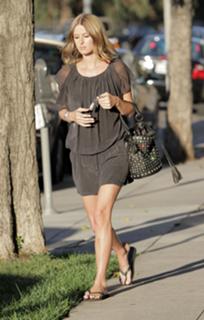 Nicky Rothschild feet photo thumbnail