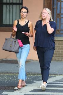 Jordana Brewster feet photo thumbnail