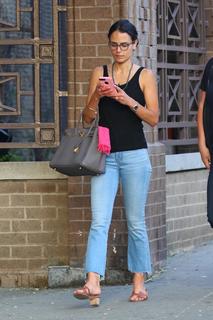 Jordana Brewster feet photo thumbnail
