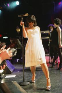 Nelly Furtado feet photo thumbnail