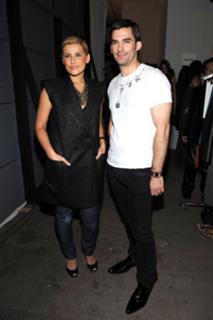 Nelly Furtado feet photo thumbnail