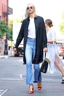 Karlie Kloss feet photo thumbnail