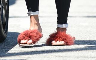 Vanessa Hudgens feet photo thumbnail