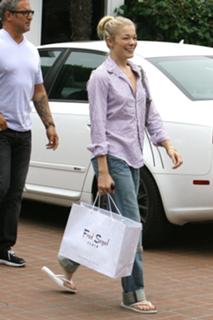 LeAnn Rimes feet photo thumbnail