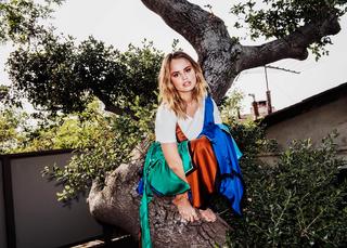 Debby Ryan feet photo thumbnail