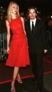 Uma Thurman feet photo thumbnail