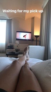 Adriana Lima feet photo thumbnail