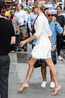 Charlize Theron feet photo thumbnail