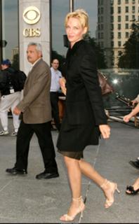 Uma Thurman feet photo thumbnail