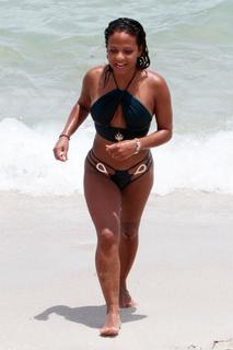 Christina Milian feet photo thumbnail