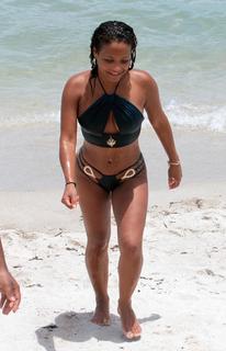 Christina Milian feet photo thumbnail