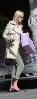 Uma Thurman feet photo thumbnail