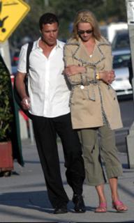Uma Thurman feet photo thumbnail