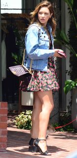 Katharine McPhee feet photo thumbnail