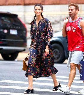Lily Aldridge feet photo thumbnail