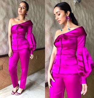 Shraddha Kapoor feet photo thumbnail