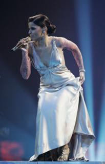 Nelly Furtado feet photo thumbnail