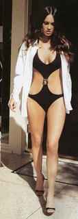Megan Fox feet photo thumbnail