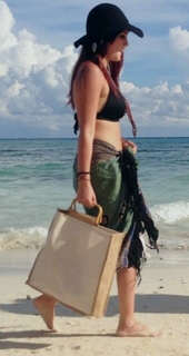 Dulce María feet photo thumbnail