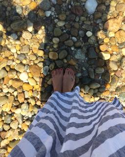 Lea Michele feet photo thumbnail