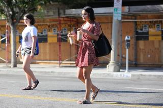 Vanessa Hudgens feet photo thumbnail