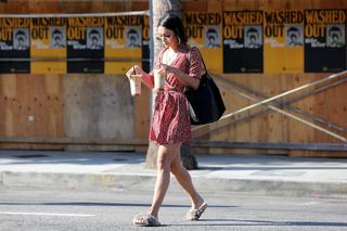 Vanessa Hudgens feet photo thumbnail