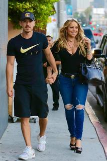Mariah Carey feet photo thumbnail