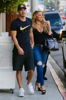 Mariah Carey feet photo thumbnail