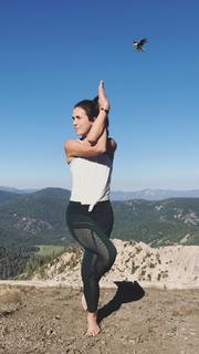 Adriene Mishler feet photo thumbnail