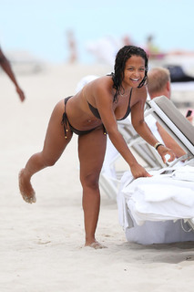 Christina Milian feet photo thumbnail