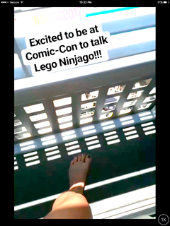Olivia Munn feet photo thumbnail