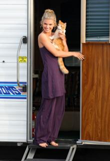 AnnaLynne McCord feet photo thumbnail