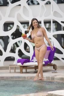 Eva Longoria feet photo thumbnail