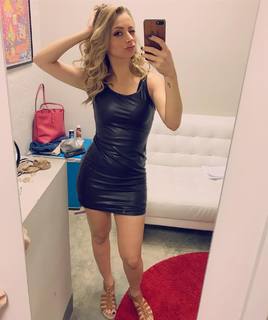Yoseline Hoffman feet photo thumbnail