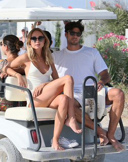 Kimberley Garner feet photo thumbnail
