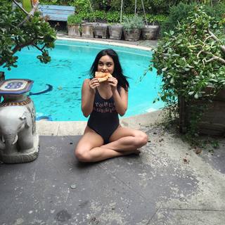 Camila Mendes feet photo thumbnail