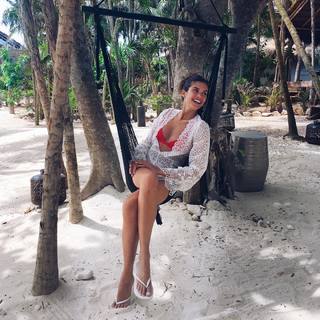 Sara Sampaio feet photo thumbnail