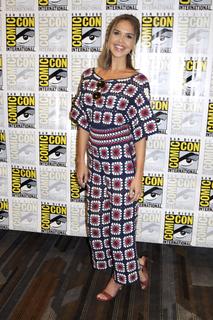 Arielle Kebbel feet photo thumbnail