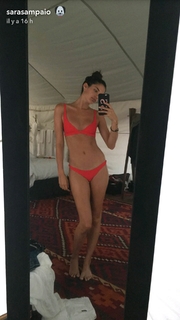 Sara Sampaio feet photo thumbnail