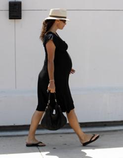 Minnie Driver feet photo thumbnail