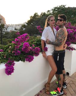 Chiara Ferragni feet photo thumbnail