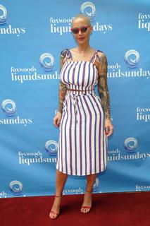 Amber Rose feet photo thumbnail