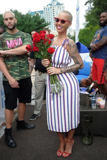 Amber Rose feet photo thumbnail