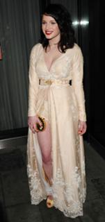 Helen Flanagan feet photo thumbnail